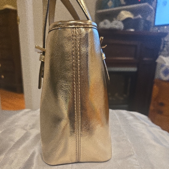 NWT  Gold Michael Kors Handbag - Picture 5 of 10